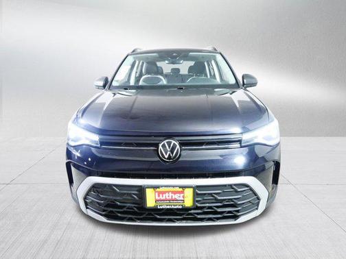 Deep Black Pearl 2025 Volkswagen Taos 1.5T S