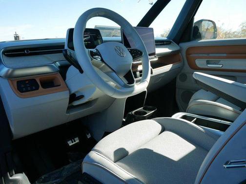 2025 Volkswagen ID. Buzz Pro S Plus with 4MOTION