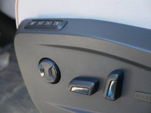 2025 Volkswagen ID. Buzz Pro S Plus with 4MOTION