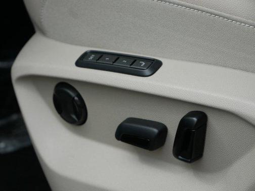 2025 Volkswagen Atlas 2.0T SEL Premium R-Line 4MOTION