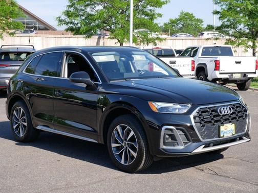 Mythos Black Metallic 2023 Audi Q5 45 S line Premium