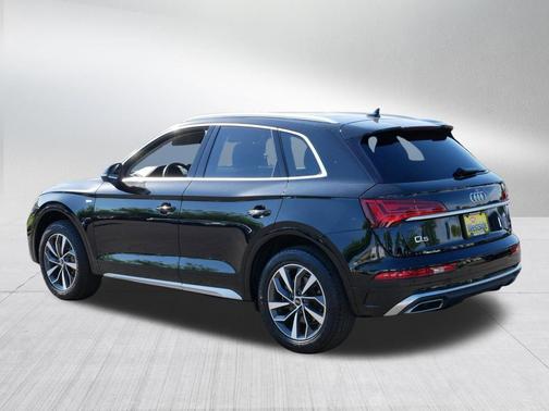 Mythos Black Metallic 2023 Audi Q5 45 S line Premium