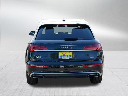 Mythos Black Metallic 2023 Audi Q5 45 S line Premium
