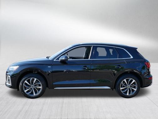 Mythos Black Metallic 2023 Audi Q5 45 S line Premium