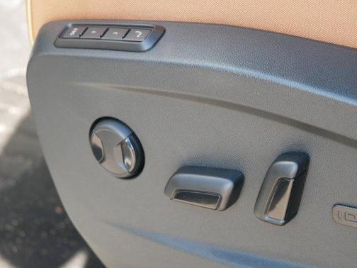 2025 Volkswagen ID. Buzz Pro S Plus with 4MOTION