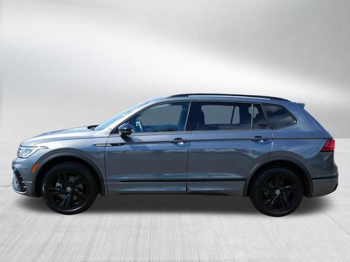 Platinum Gray Metallic 2023 Volkswagen Tiguan 2.0T SE R-Line Black 4MOTION