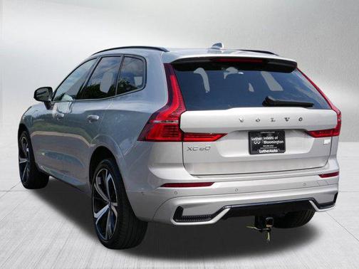 2022 Volvo XC60 Recharge Plug-In Hybrid T8 R-Design