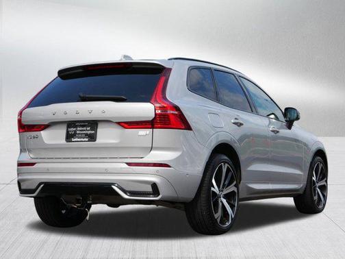 2022 Volvo XC60 Recharge Plug-In Hybrid T8 R-Design