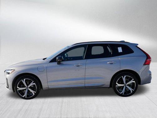 2022 Volvo XC60 Recharge Plug-In Hybrid T8 R-Design