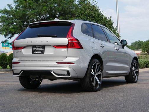 2022 Volvo XC60 Recharge Plug-In Hybrid T8 R-Design