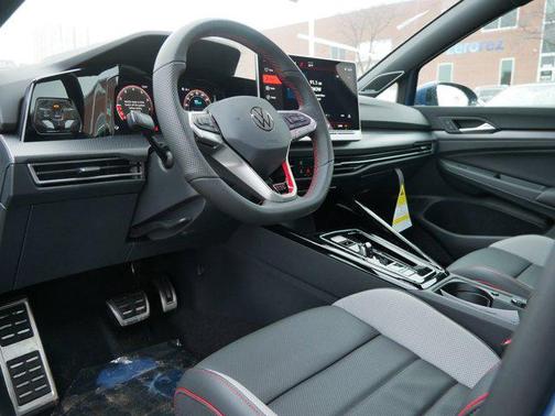 Kings Red Metallic 2026 Volkswagen Golf GTI 2.0T SE DSG