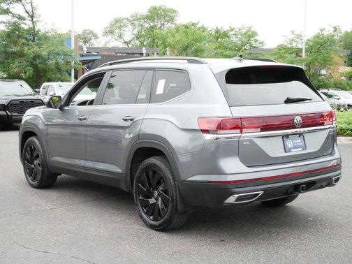 2024 Volkswagen Atlas 2.0T SE w/Technology 4MOTION