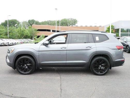 2024 Volkswagen Atlas 2.0T SE w/Technology 4MOTION