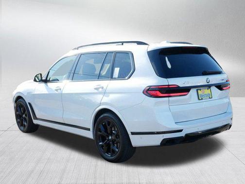 2023 BMW X7 xDrive40i