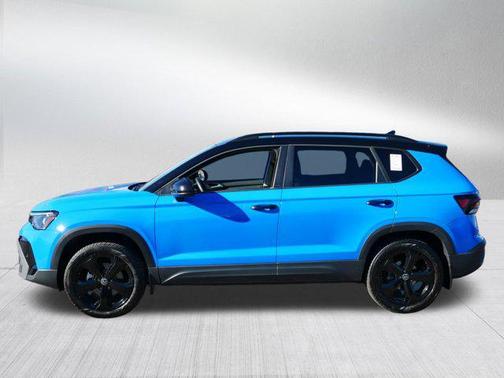 2025 Volkswagen Taos 1.5T SE Black