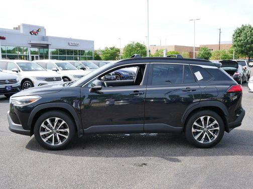 2022 Toyota Corolla Cross XLE