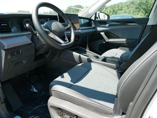 2025 Volkswagen Tiguan 2.0T SE 4MOTION