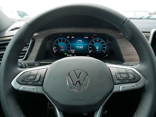 2025 Volkswagen Atlas 2.0T SEL Premium R-Line 4MOTION