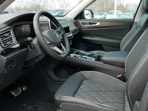 2025 Volkswagen Atlas 2.0T SEL Premium R-Line 4MOTION