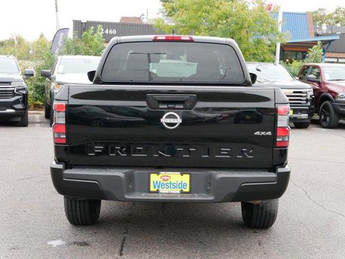 2022 Nissan Frontier S
