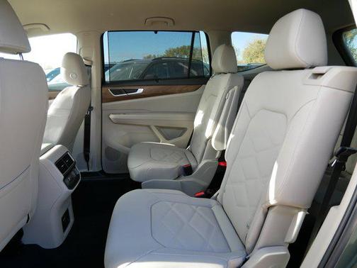 2026 Volkswagen Atlas 2.0T SE w/Technology 4MOTION