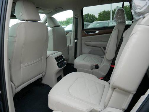 2026 Volkswagen Atlas 2.0T SE w/Technology 4MOTION