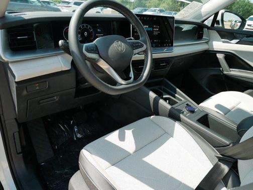 2025 Volkswagen Tiguan 2.0T SE 4MOTION