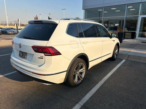 Pure White 2018 Volkswagen Tiguan 2.0T SEL