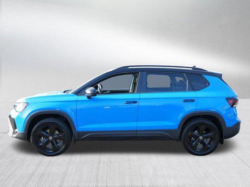 2025 Volkswagen Taos 1.5T SE Black