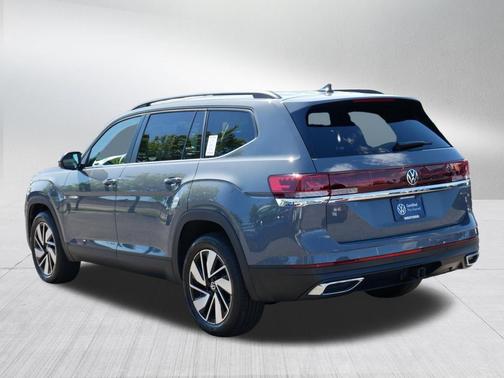Pure Gray 2025 Volkswagen Atlas 2.0T SE w/Technology 4MOTION
