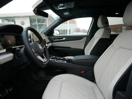 2025 Volkswagen Atlas Cross Sport 2.0T SEL Premium