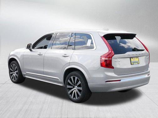 2024 Volvo XC90 B5 Plus Bright Theme