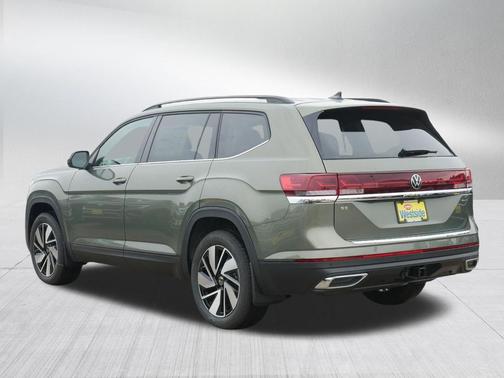 Avocado Green Pearl 2026 Volkswagen Atlas 2.0T SE w/Technology 4MOTION