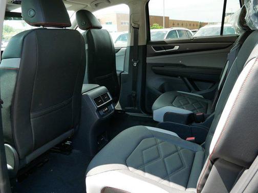 2025 Volkswagen Atlas 2.0T Peak Edition