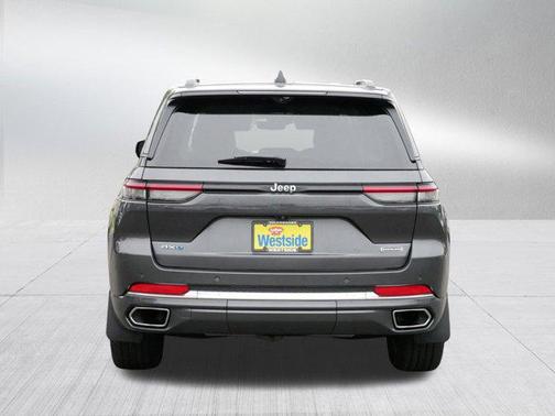 2022 Jeep Grand Cherokee 4xe Overland