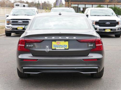 2025 Volvo S60 B5 Core