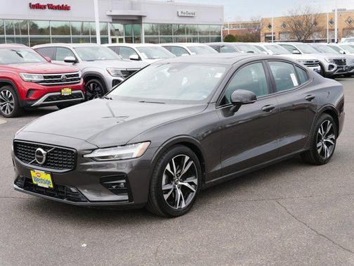 2025 Volvo S60 B5 Core