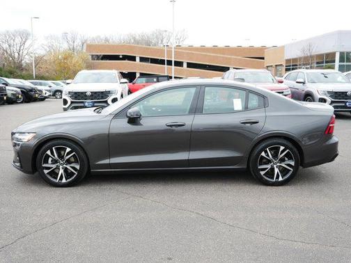 2025 Volvo S60 B5 Core