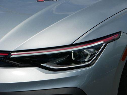 2025 Volkswagen Golf GTI 2.0T SE DSG