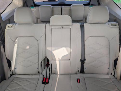 Opal White Pearl 2026 Volkswagen Atlas 2.0T SE w/Technology 4MOTION