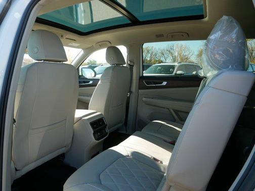 2026 Volkswagen Atlas 2.0T SEL Premium R-Line 4MOTION