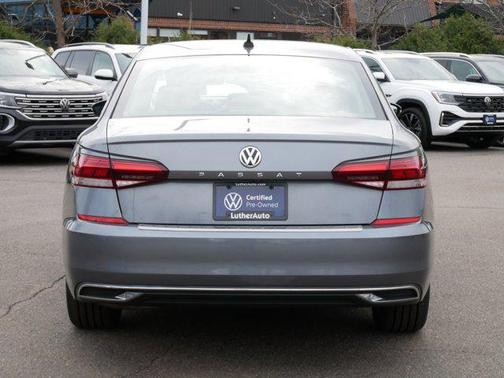 2022 Volkswagen Passat 2.0T SE