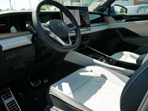 2025 Volkswagen Tiguan 2.0T SEL R-Line 4MOTION