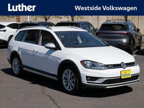 Pure White 2019 Volkswagen Golf Alltrack TSI S