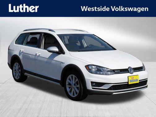Pure White 2019 Volkswagen Golf Alltrack TSI S