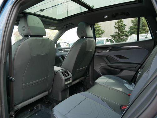 2025 Volkswagen Tiguan 2.0T SE R-Line Black 4MOTION