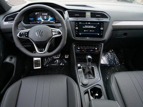 2024 Volkswagen Tiguan 2.0T SE R-Line Black 4MOTION
