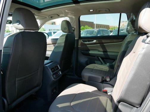 2025 Volkswagen Atlas 2.0T SEL