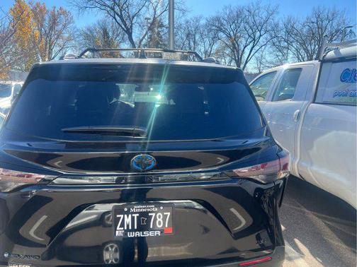 2025 Toyota Sienna Woodland Edition