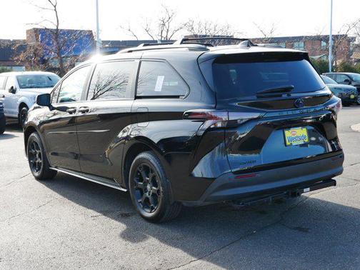 2025 Toyota Sienna Woodland Edition